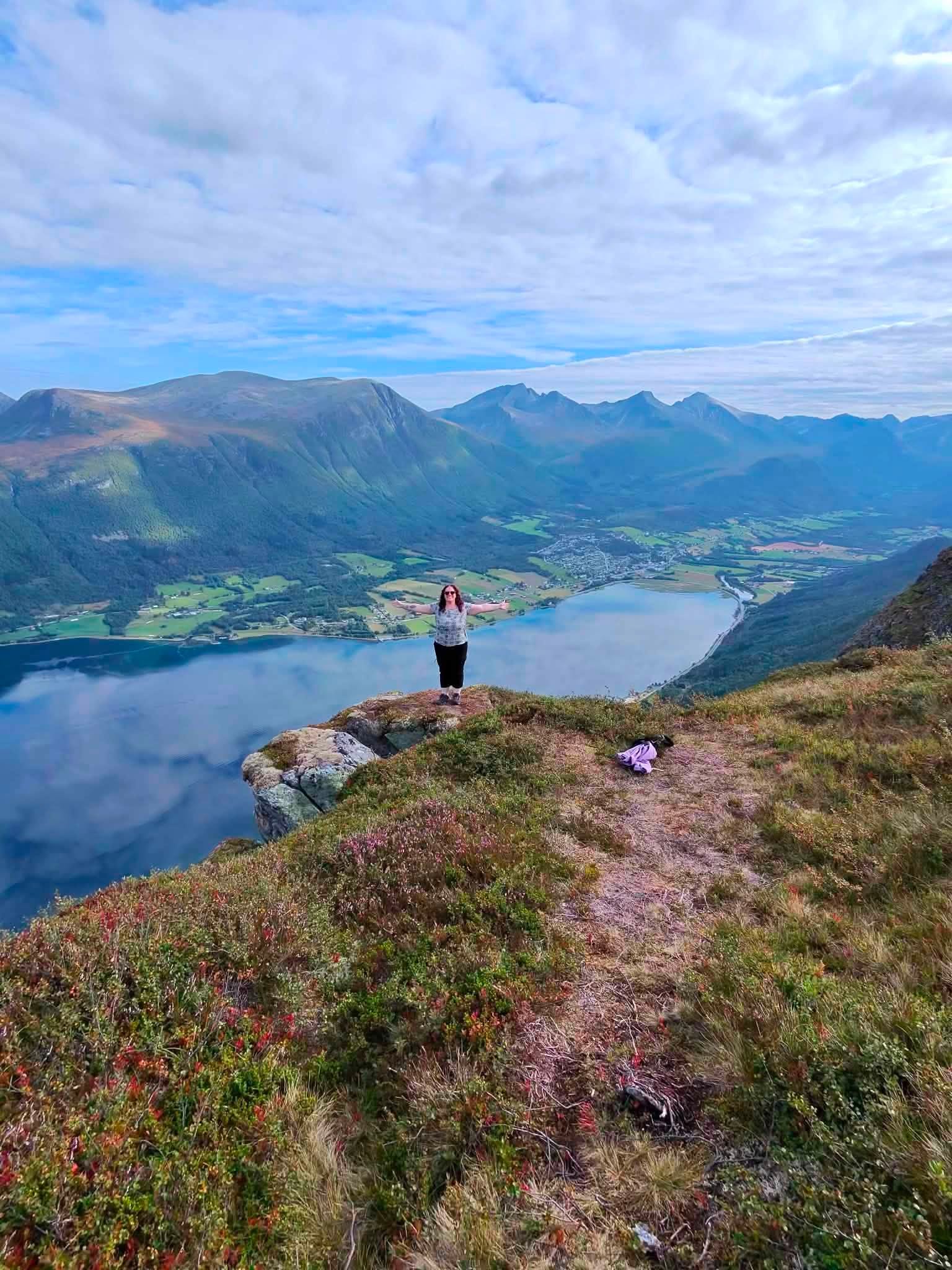 Åndalsnes and the Romsdalsgondolen, three hours on top of a mountain
